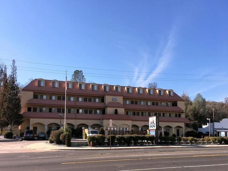 Yosemite Sierra Inn Oakhurst Exterior photo